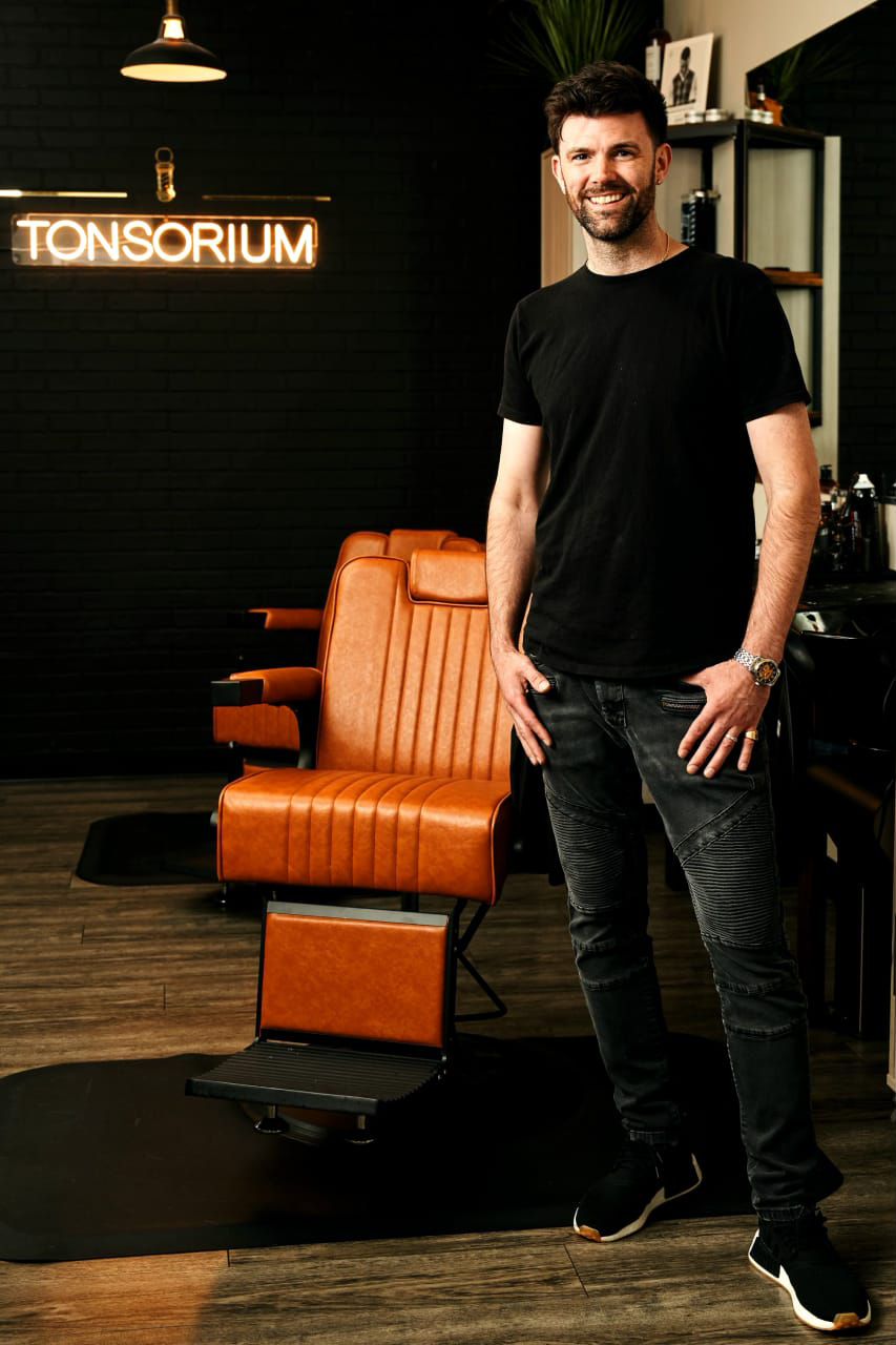 Alex Sharkey at Tonsorium